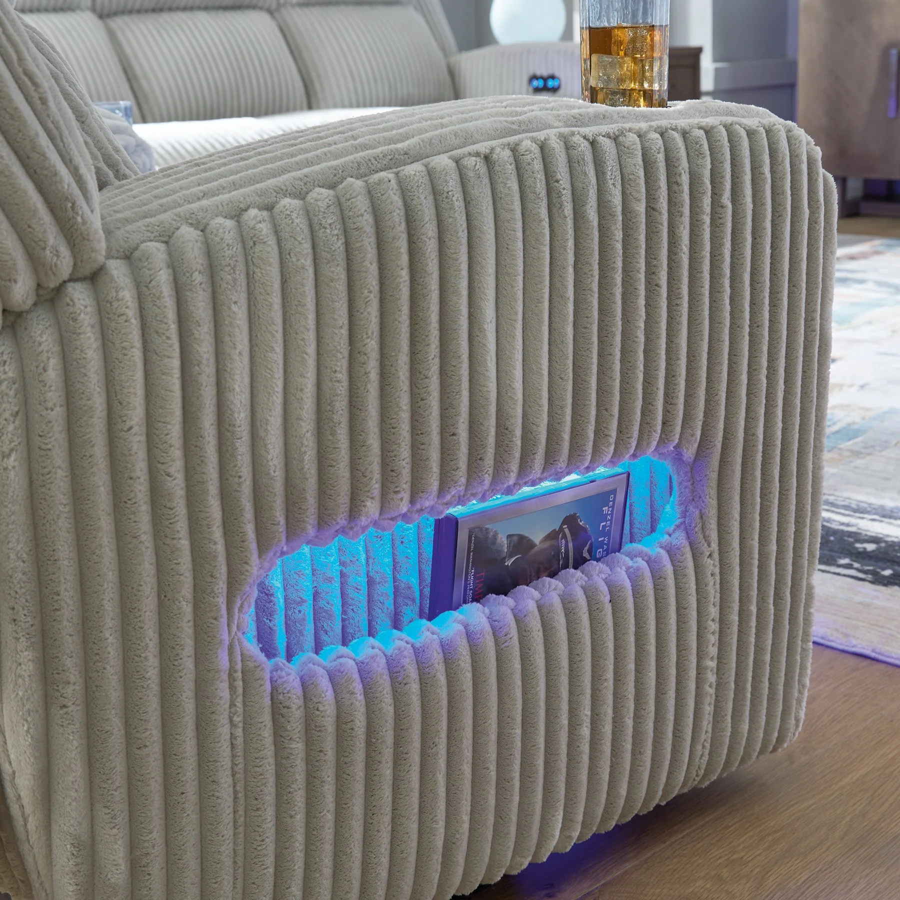 Forest Lake Power Reclining Sofa - Image 11