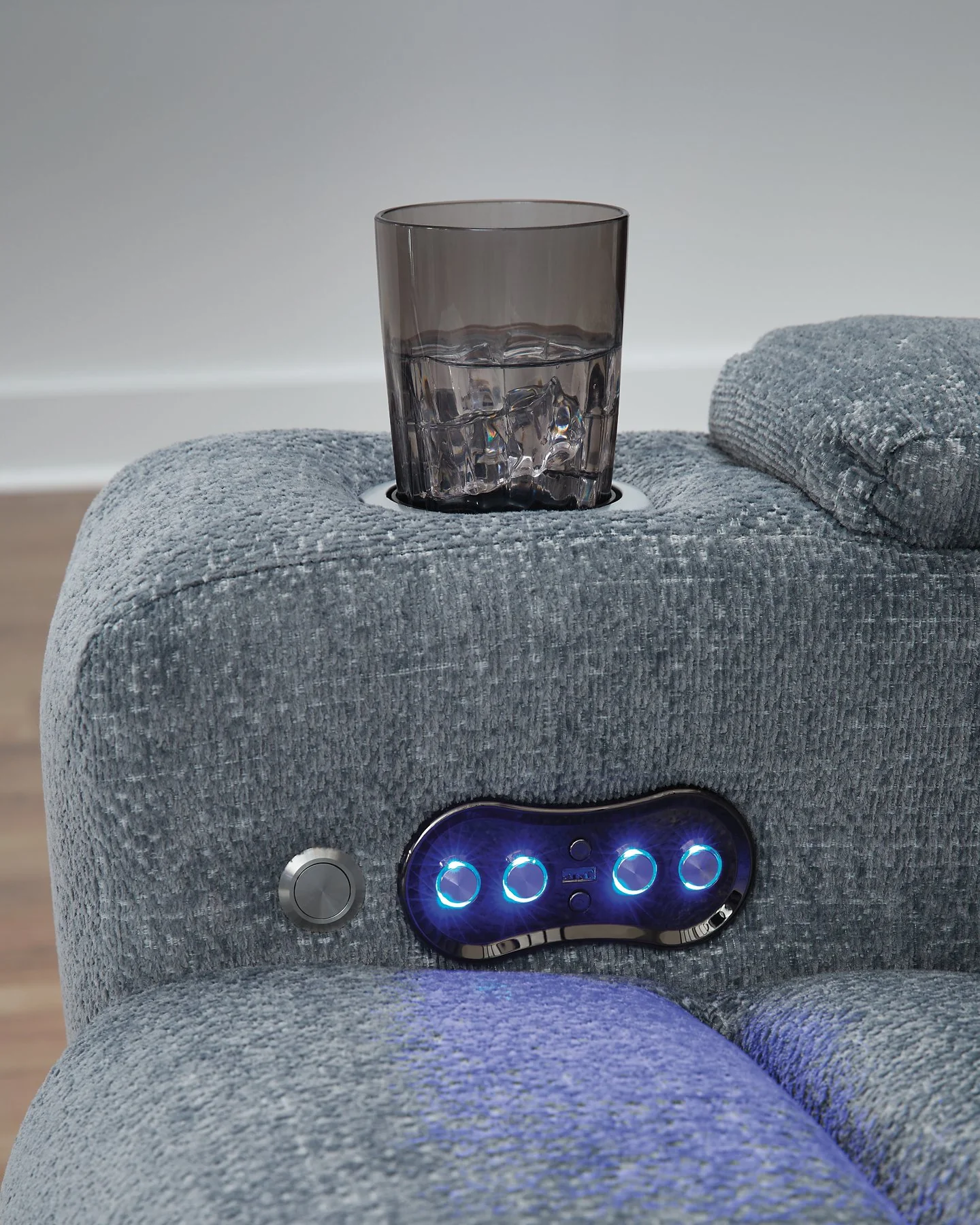 Studio Cave Power Reclining Loveseat with Console - Image 13