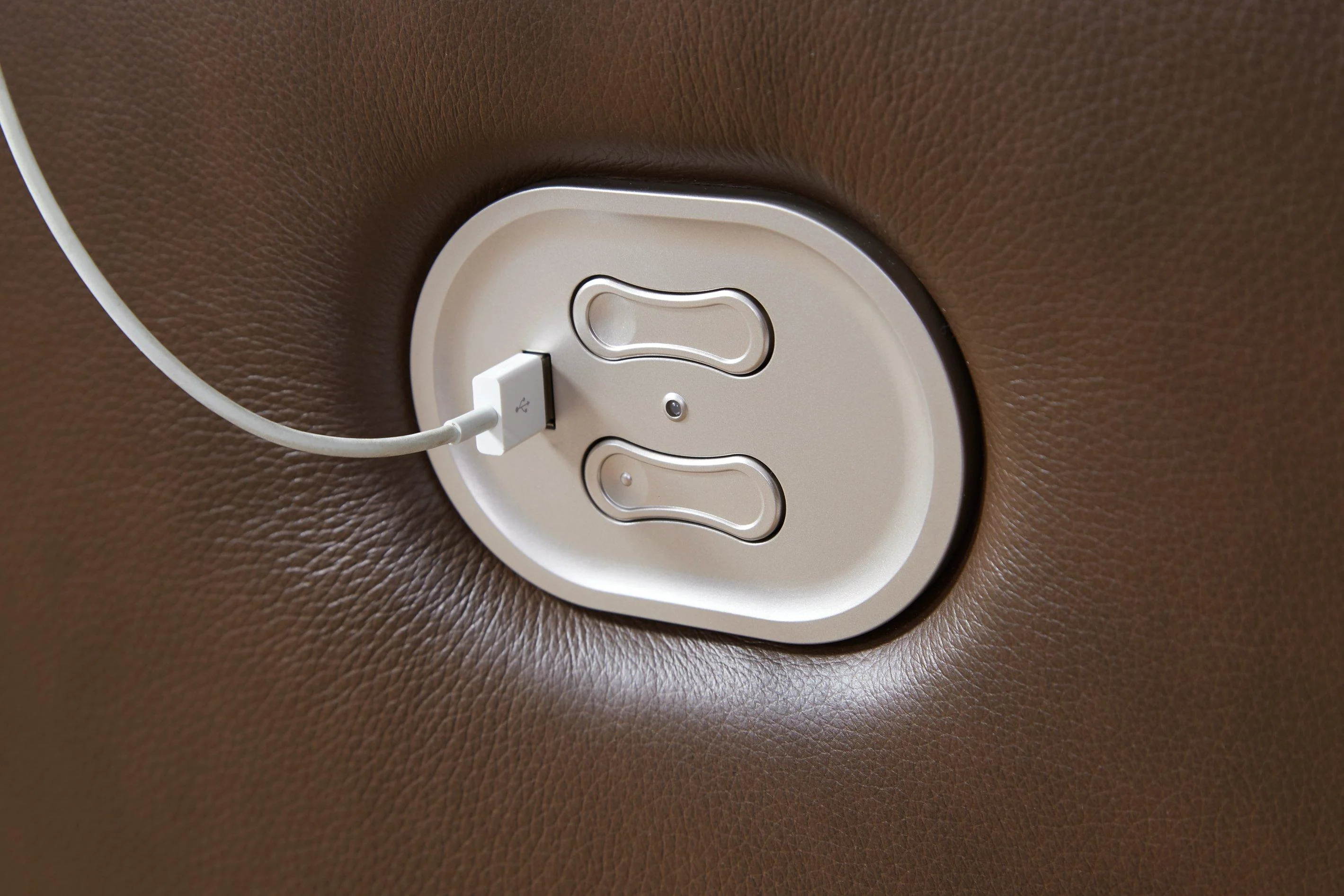VonRyan Power Recliner - Image 8